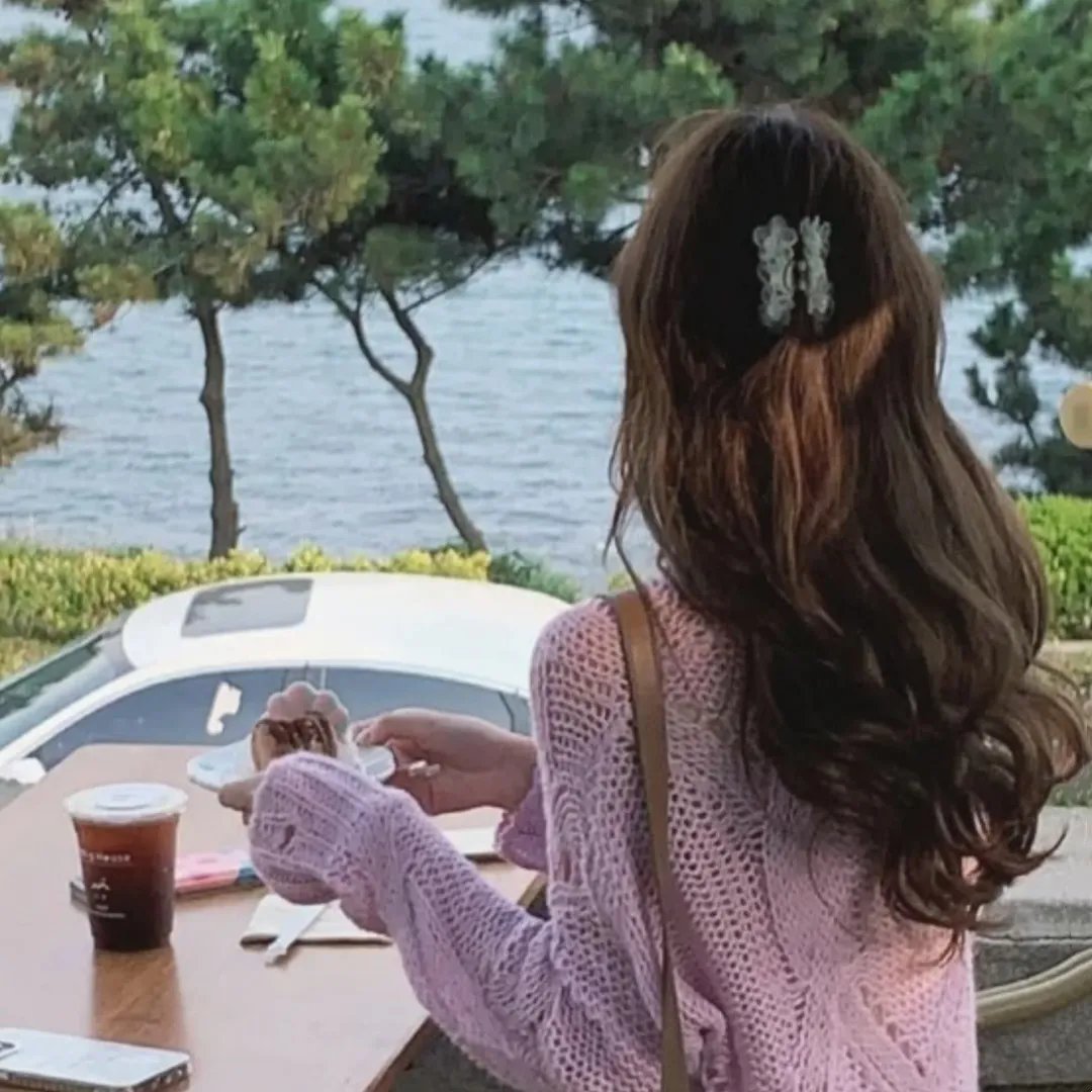 艺术系女生封面