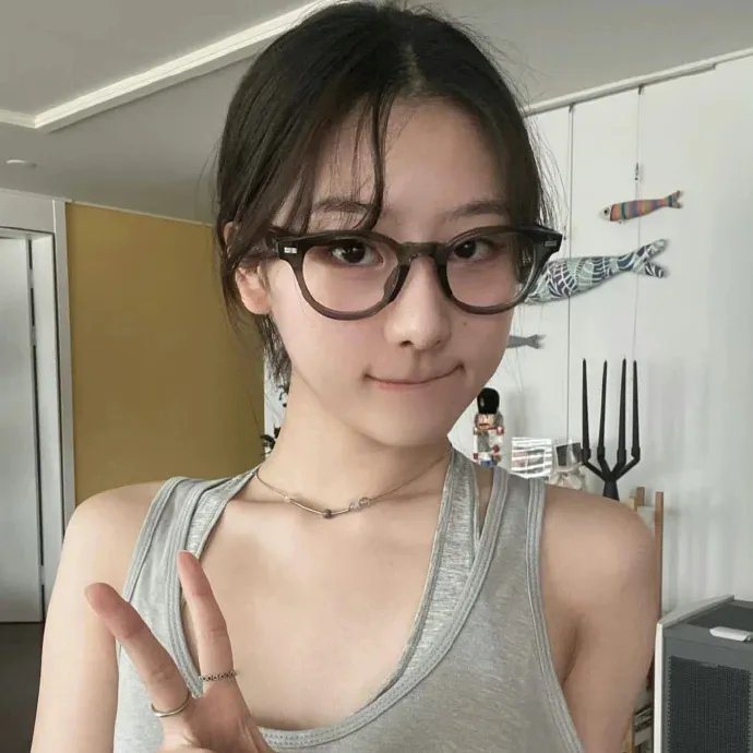 寄人皮下封面